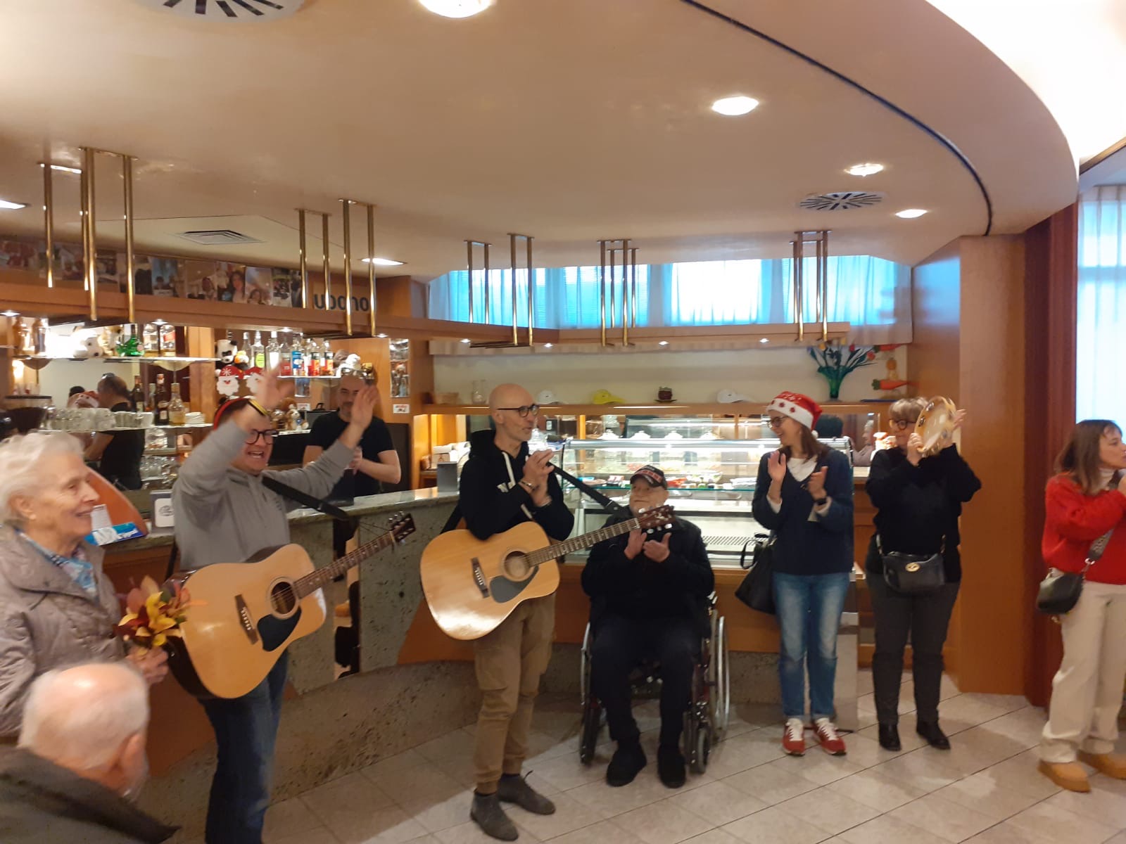 I cantori della "chiara stella" della parrocchia di Codevigo.