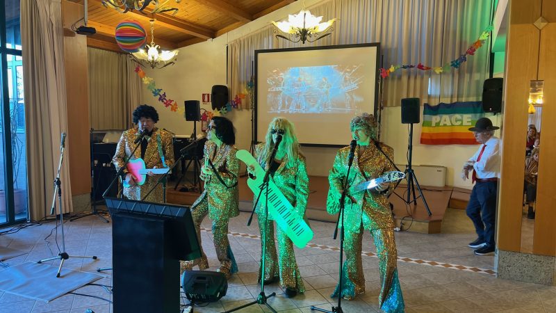 Residenza Pio XII - Martedi grasso con il gruppo " Insieme per la qualità della vita".